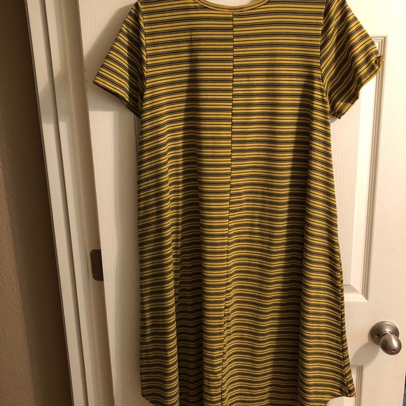 💗LulaRoe Carly - Picture 2 of 3